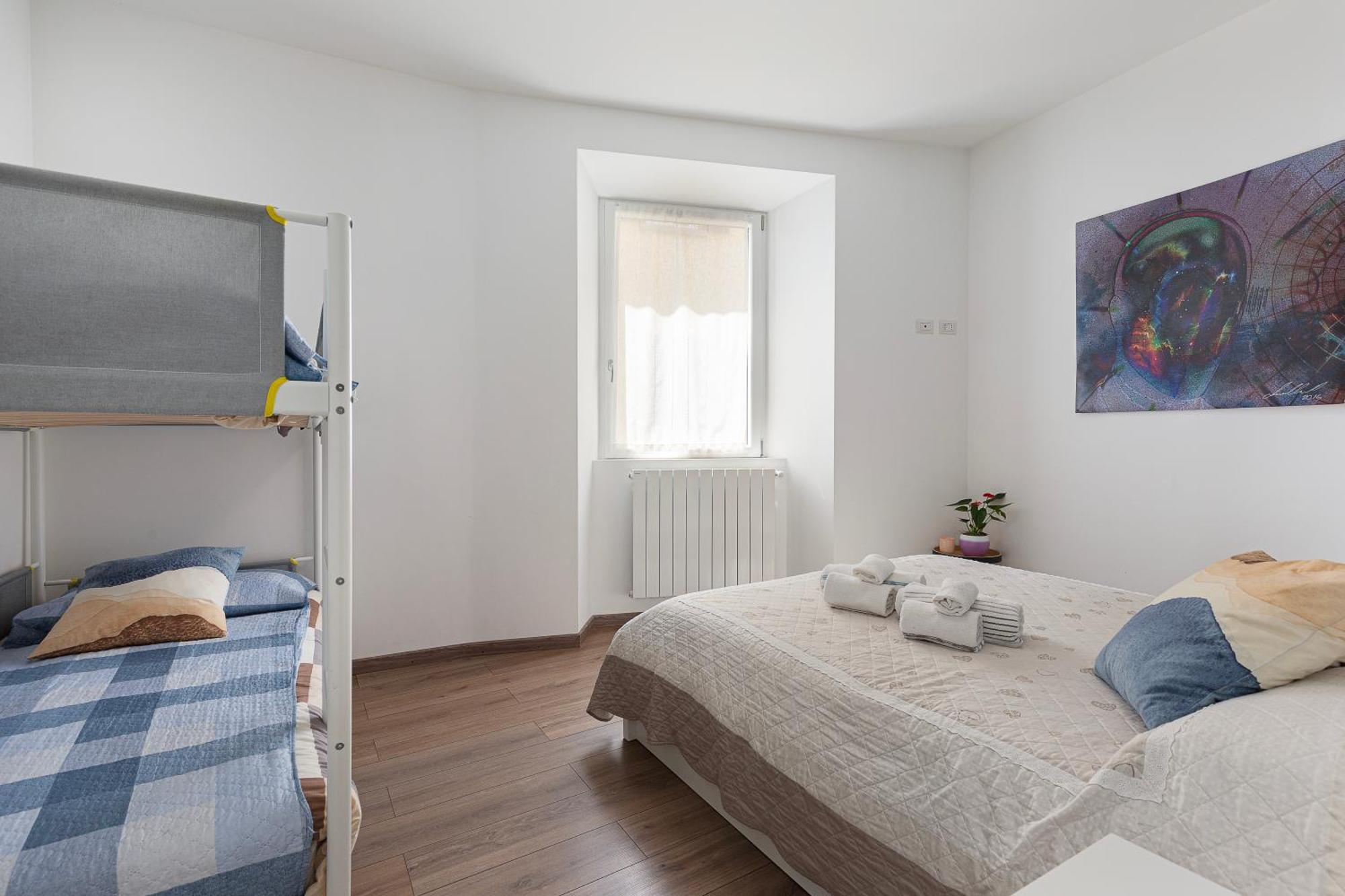 Anita'S Apartment โกโม ภายนอก รูปภาพ